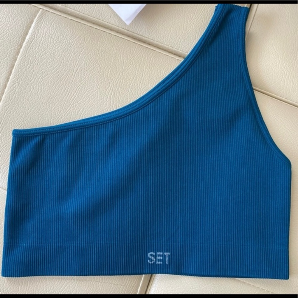Set active teal workout top!